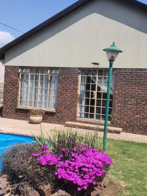 Funky Dot Sleeping Spot Apartment Kempton Park Exterior photo